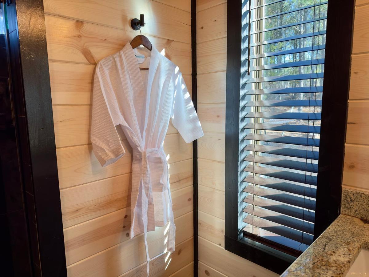 ברוקן בו New Luxury Cabin, Hot Tub, Forest Views,Hotel Style Amenities מראה חיצוני תמונה