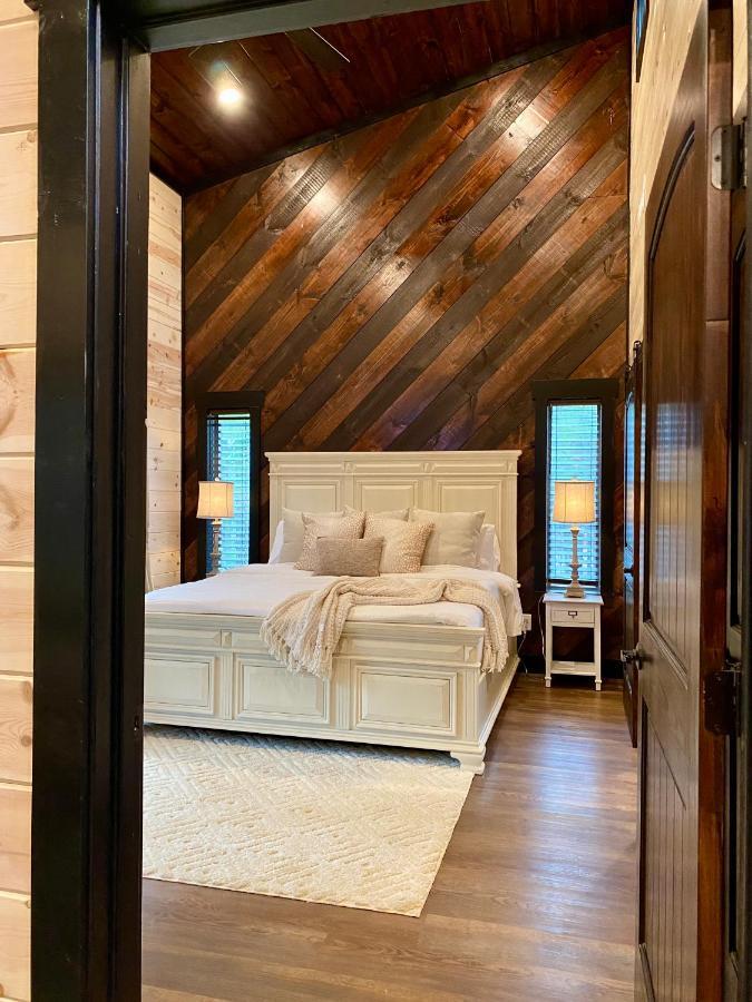 ברוקן בו New Luxury Cabin, Hot Tub, Forest Views,Hotel Style Amenities מראה חיצוני תמונה