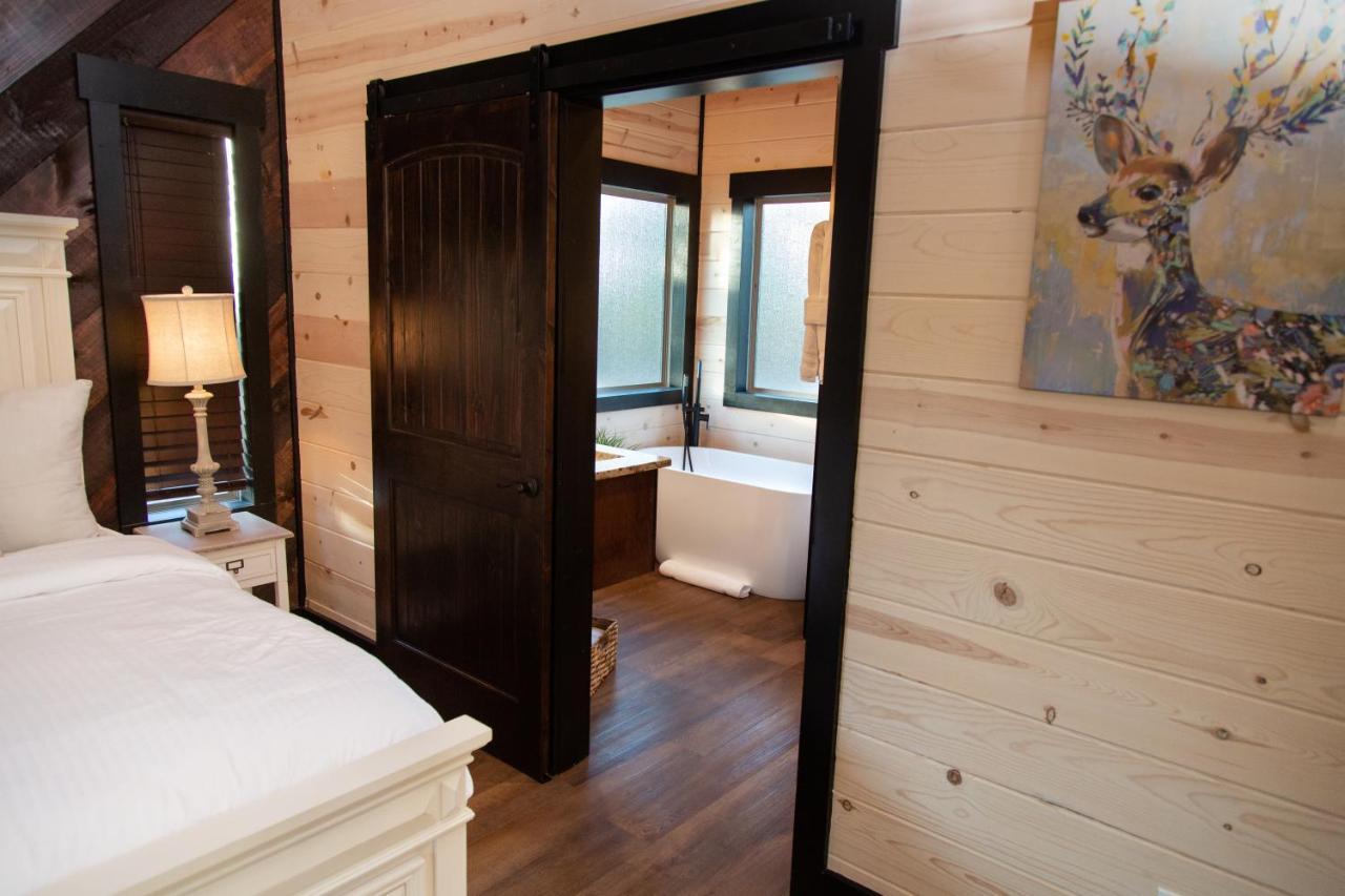 ברוקן בו New Luxury Cabin, Hot Tub, Forest Views,Hotel Style Amenities מראה חיצוני תמונה