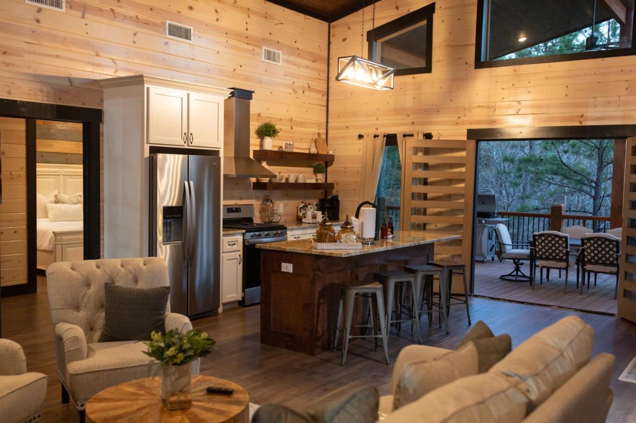 ברוקן בו New Luxury Cabin, Hot Tub, Forest Views,Hotel Style Amenities מראה חיצוני תמונה